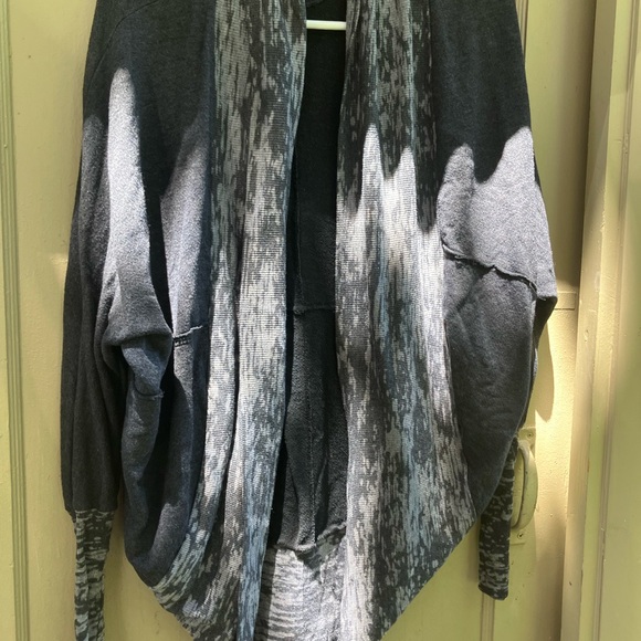 Pure karma open yoga wrap top camo trim grey pullover ladies shirt size medium - Picture 4 of 13